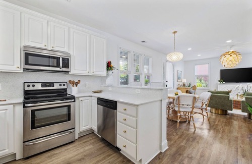 North Myrtle Beach House | 2BR Bungalow in Barefoot Resort - Pools, Golf, Shopping - Hopewell Holiday Homes