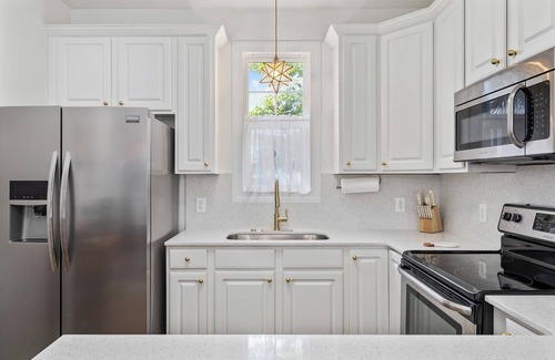 North Myrtle Beach House | 2BR Bungalow in Barefoot Resort - Pools, Golf, Shopping - Hopewell Holiday Homes
