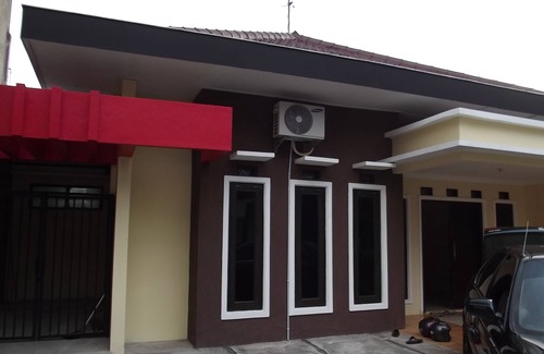 Condongcatur House | 2BR clean and safe near the city