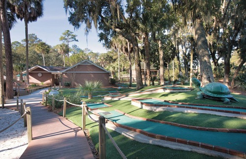 Ocean Ridge Condo | 2BR Coastal Retreat w/Balcony at Ocean Ridge