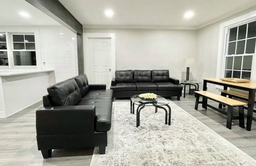 Spartanburg House | 2br Collins retreat