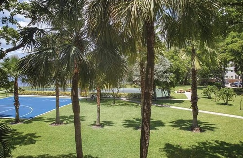 Survey Creek Condo | 2br Condo Family Fun Pompano Beach & Mini Golf!