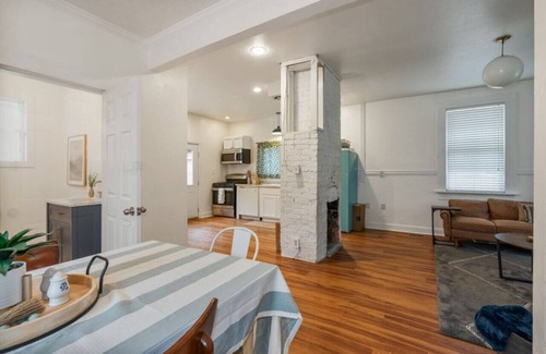 Billings House | 2BR Cozy Home|5 mins to Airport