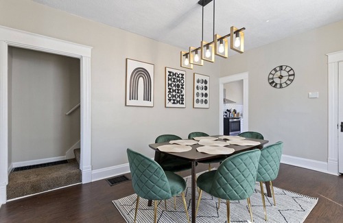 Roselawn Finance House | 2BR Cozy Home with Dedicated Officen