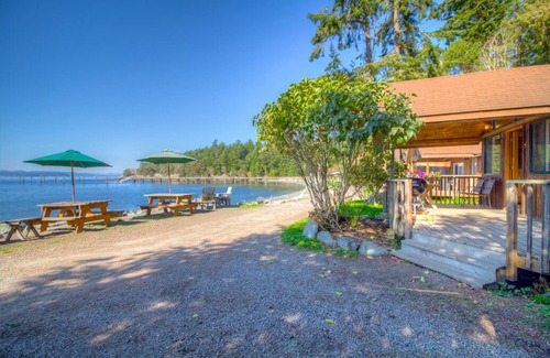 West Beach Cabin | 2BR Deluxe Beachfront Cabin on prime sand and pebble beach!