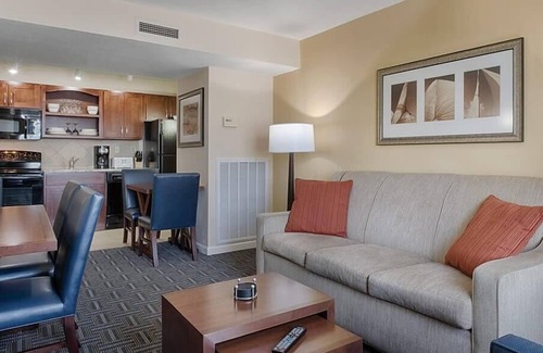 Newport Condo | 2br Deluxe Condo Family Fun & Historically Located!