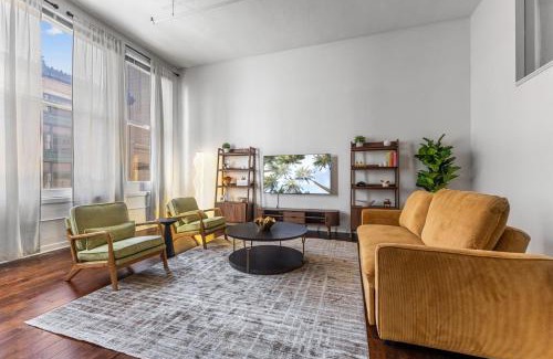 Mile Square Apartment | 2BR Downtown Gem - Sleeps 7 - Convention Center