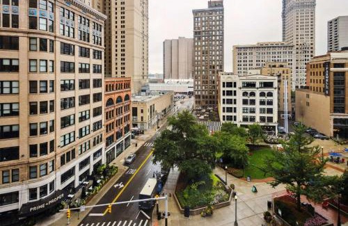 Capitol City Apartment | 2BR Downtown Luxury Getaway