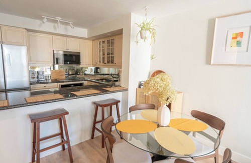 Financial District Condo | 2BR Dream Suite Nestled in the Heart of Downtown