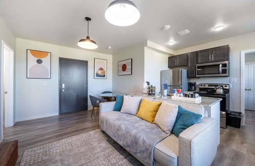 New Center Detroit Apartment | 2BR Exclusive Retreat Near Henry Ford