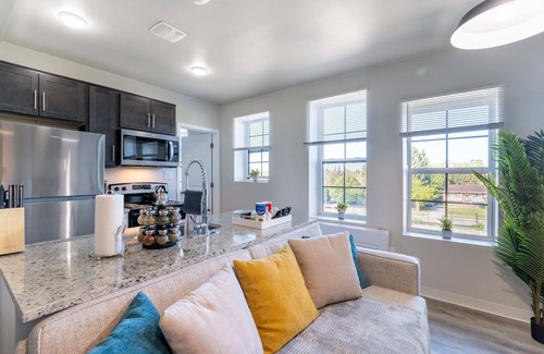 New Center Detroit Apartment | 2BR Exclusive Retreat Near Henry Ford