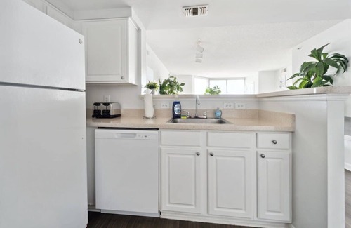 Ballston Apartment | 2BR Executive City Suite With Gym & Pool