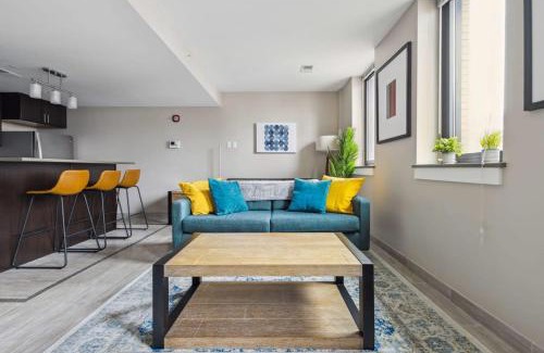 Downtown Detroit Apartment | 2BR Executive Downtown Apartment by ENVITAE