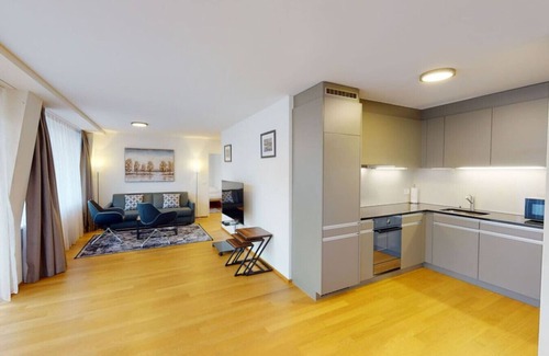 Sihlfeld Apartment | 2BR flat in the city center (West 12)