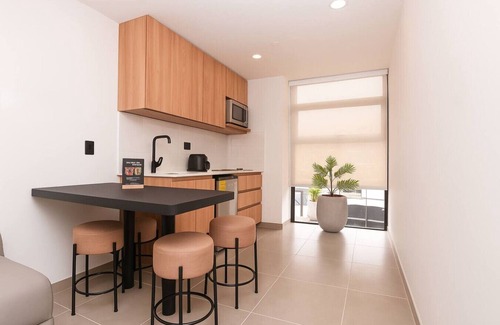 San Diego Apartment | 2BR for Creatives–Jacuzzi,Coworking, Poblado Vibes