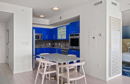 Central Beach Apartment | 2BR Fort Lauderdale W Residence with Double Living Room, Ocean & Intercoastal Views, Brand New Sofas!
