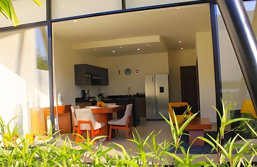 Mezcales House | 2BR Ground Floor/Balcony Pool Beach Minutes