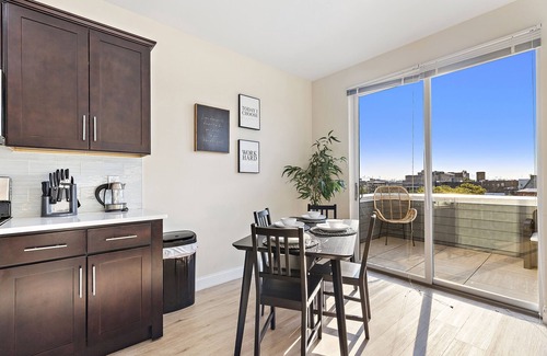 Newark Apartment | 2BR*HiddenGem*Skyline view*Rooftop Balcony