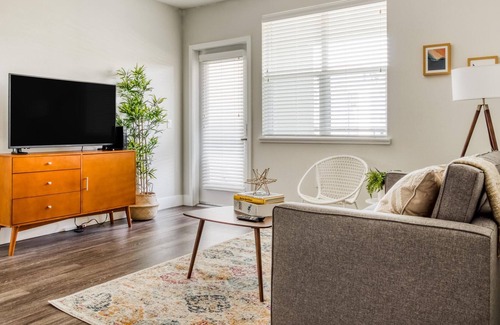 Centerville Apartment | 2BR in Fremont + Parking