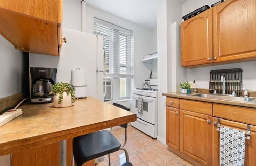 Midtown West Apartment | 2BR In Times Square Near Restaurants