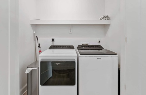 Buckhead Apartment | 2BR inPrime Buckhead Locale in vibrant Atlanta with amazing pool