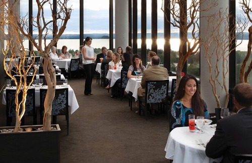 Acme Condo | 2BR+ Loft, 2BA GT Resort golf course condo near Traverse City area Beaches