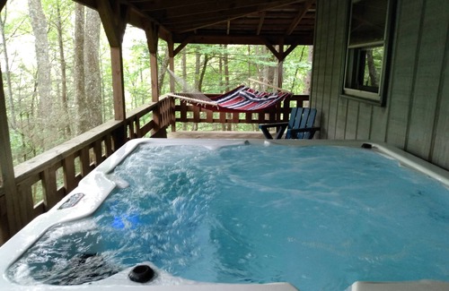 Mountain City Cottage | 2BR +loft Cottage in the mountains Va Creeper Trail, HOT TUB, ATV rentals,