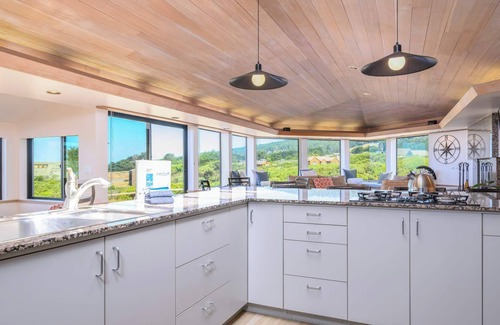 Sea Ranch House | 2BR + Loft w/Ocean Views, EV Charging + BBQ Grill!