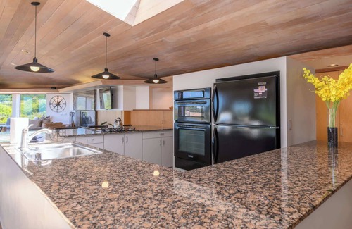 Sea Ranch House | 2BR + Loft w/Ocean Views, EV Charging + BBQ Grill!