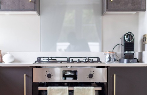 Barnhill Apartment | 2BR Lux Stylish Penthouse w/Views
