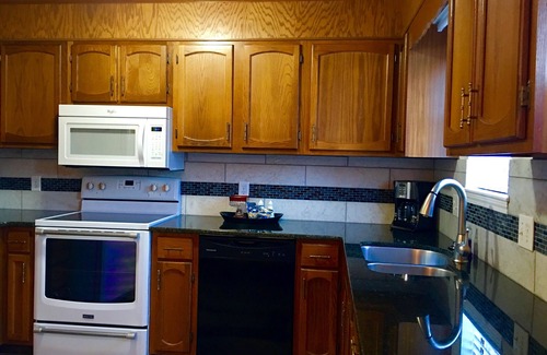 Greenville House | 2BR Luxurious Suite monthly rental in the Center of Greenville