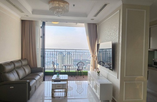 Hang Xanh Apartment | 2BR Luxury SaiGon river view Landmark 81 Apartment