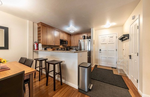 Alpine Meadows Condo | 2BR Mins to Alpine Base Area at Palisades!