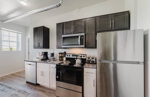 New Center Detroit Apartment | 2BR Modern Retreat Near Henry Ford
