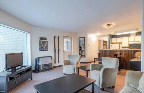 East Kootenay Condo | 2BR Mountainside Condo/Ski-In/Corner Unit