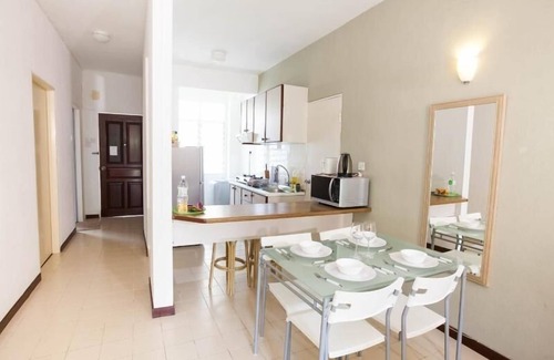 Batu Ferringhi Apartment | 2BR near the Beach (WiFi & CableTV)