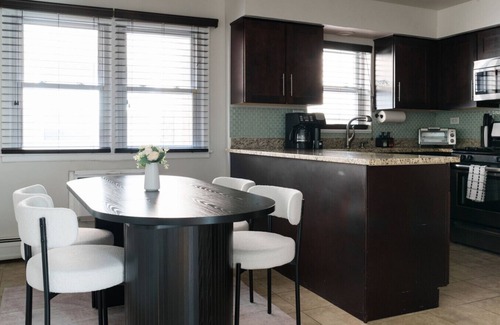 O'Hare Apartment | 2BR Newly Furnished Modern Apt Near O`Hare
