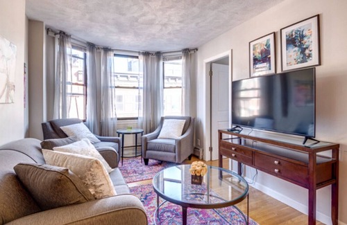 North End Apartment | 2BR North End Apartment