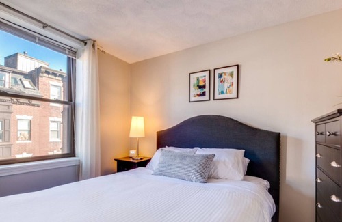 North End Apartment | 2BR North End Apartment