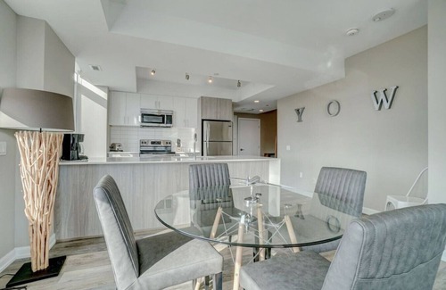 Ottawa Division Apartment | 2BR Oasis w/Gym & Terrace, Near Hintonburg!