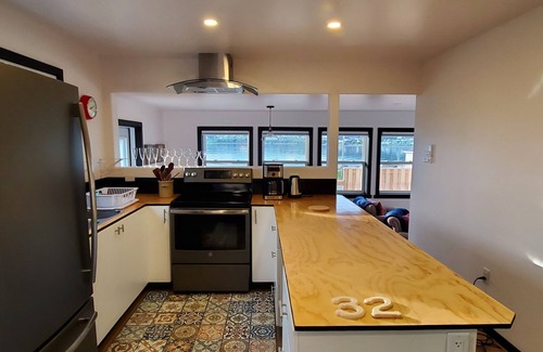 Rocky Harbour House | 2BR Oceanfront Home in Gros Morne Ntl Park