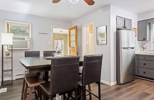Crete Apartment | 2BR+Office Apt. Chicago South Suburbs Near Indiana