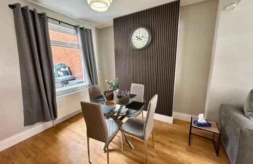 Ormeau House | 2br Ormeau Central