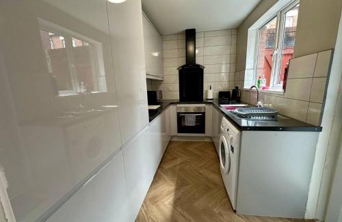 Ormeau House | 2br Ormeau Central