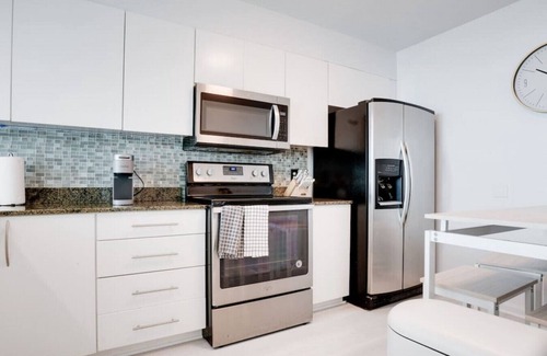 Brickell Condo | 2BR Penthouse with Unbeatable Water Views and Parking