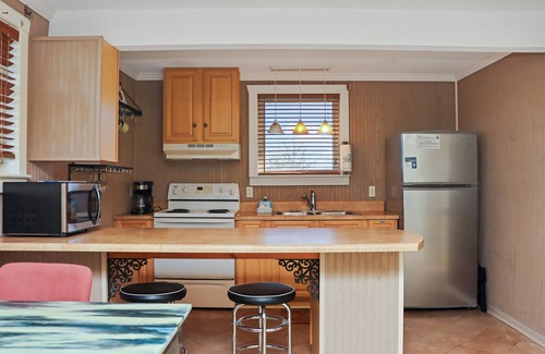 Port St. Joe House | ☀️2BR-Pet Friendly-1 Block from Beach-Off The Hook☀️