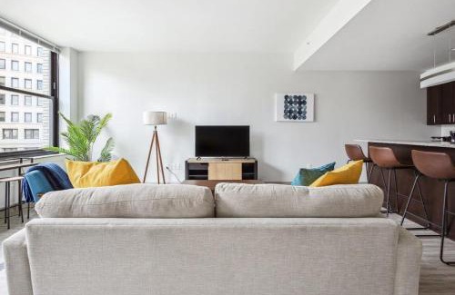 Downtown Detroit Apartment | 2BR Premium Downtown Suite