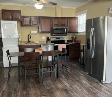 Dalton Apartment | 2BR private Duplex, quiet, central,remodeled