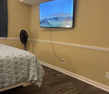 Dalton Apartment | 2BR private Duplex, quiet, central,remodeled