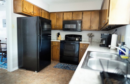 Mobile Apartment | 2BR Retreat in Mobile | Pet-Friendly